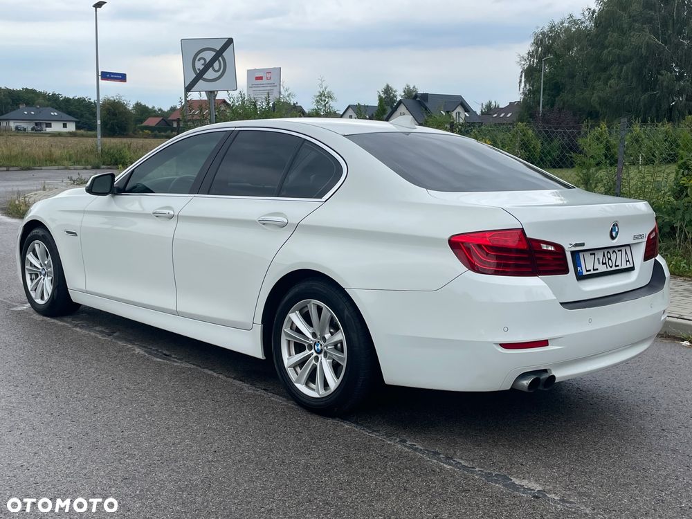 BMW Seria 5 528i xDrive Luxury Line - 26