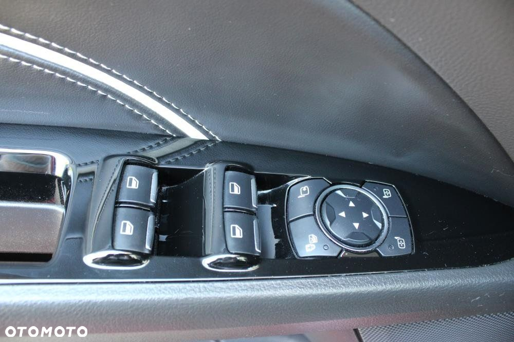 Ford Mondeo - 12