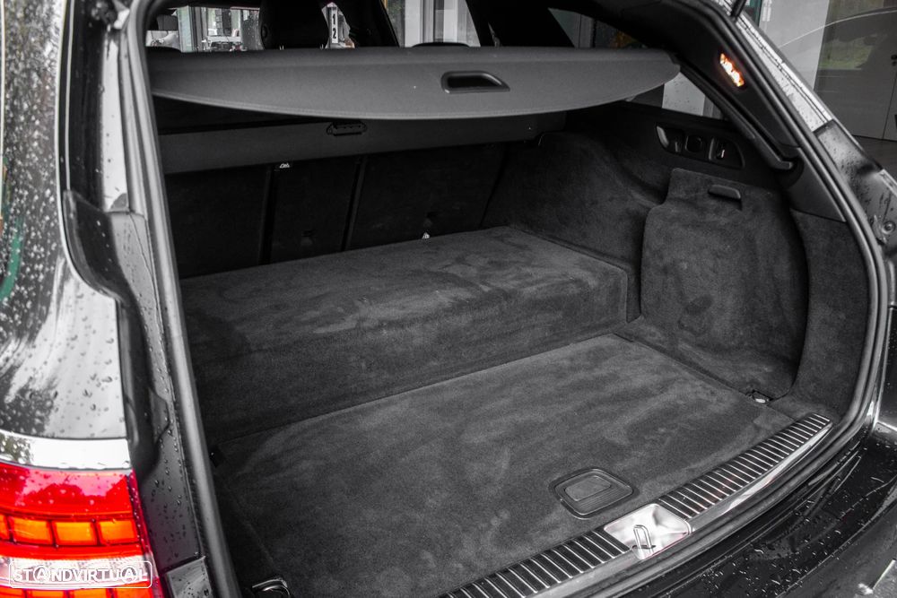 Mercedes-Benz E 300 e AMG Line - 34