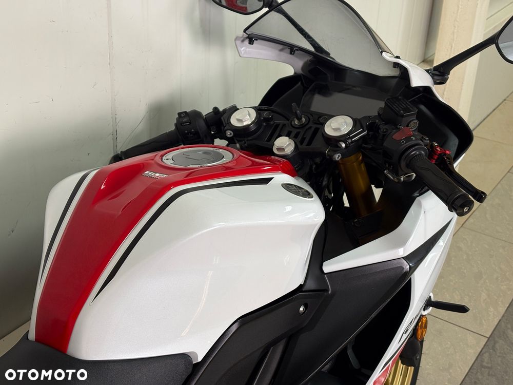 Yamaha YZF - 12