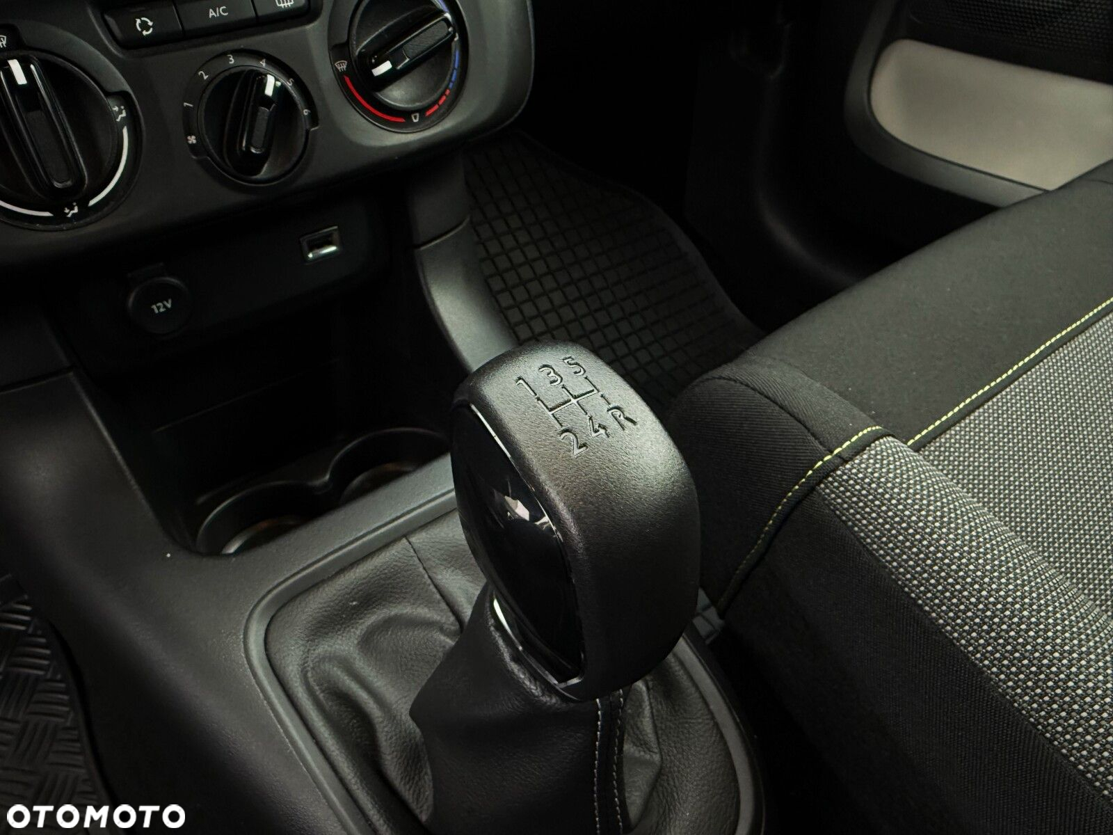 Citroën C3 1.2 PureTech Feel - 19