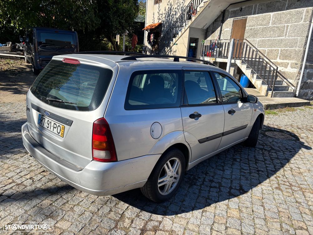 Ford Focus 1.8 TDdi Ambiente - 3