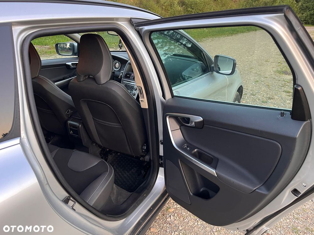 Volvo XC 60 D5 AWD Momentum - 20
