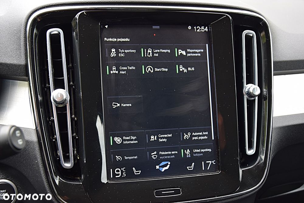 Volvo XC 40 T3 Geartronic Momentum Pro - 20