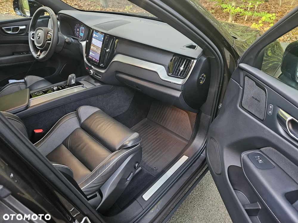 Volvo XC 60 D4 AWD R-Design - 5