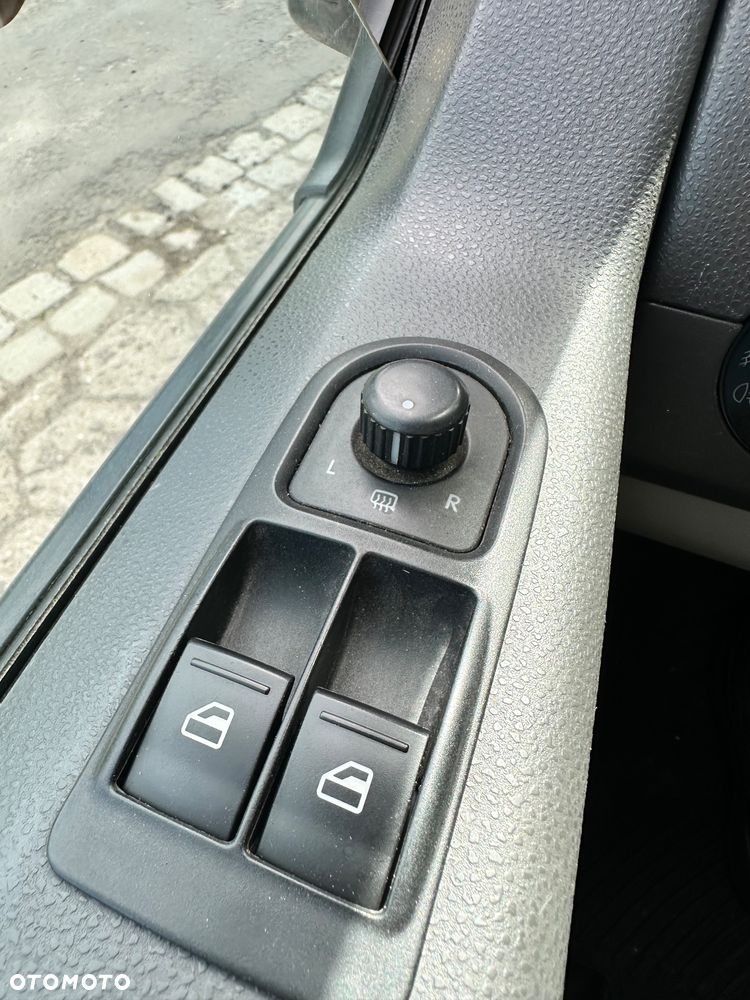 Volkswagen Transporter - 24