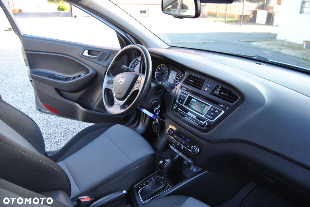 Hyundai i20 1.4 Premium - 17
