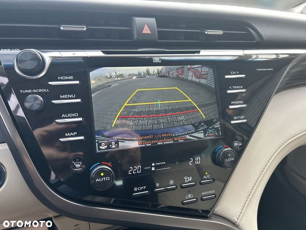 Toyota Camry 2.5 Hybrid Executive CVT - 19
