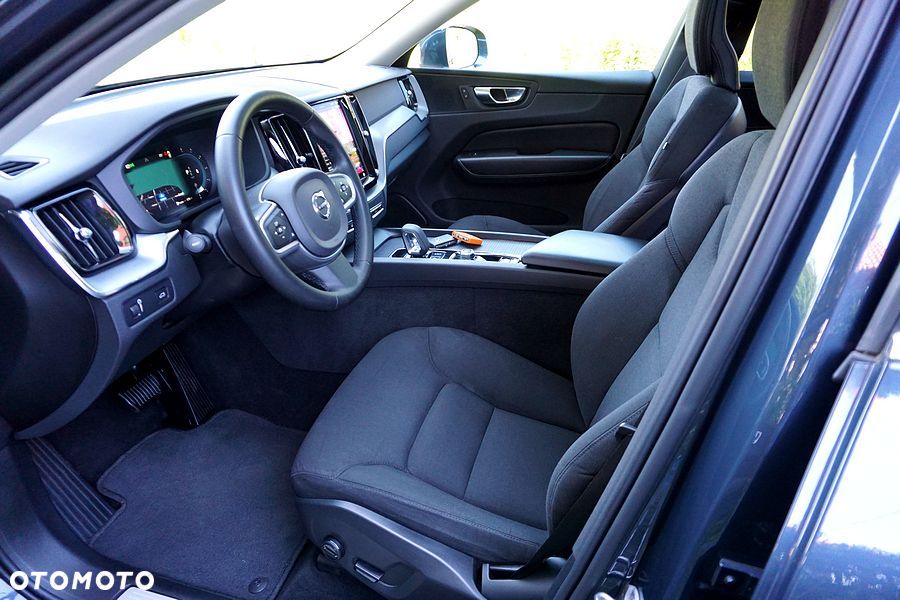 Volvo XC 60 B4 D Geartronic Momentum Pro - 21