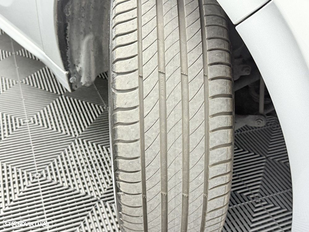 Peugeot 208 1.2 PureTech Allure - 33