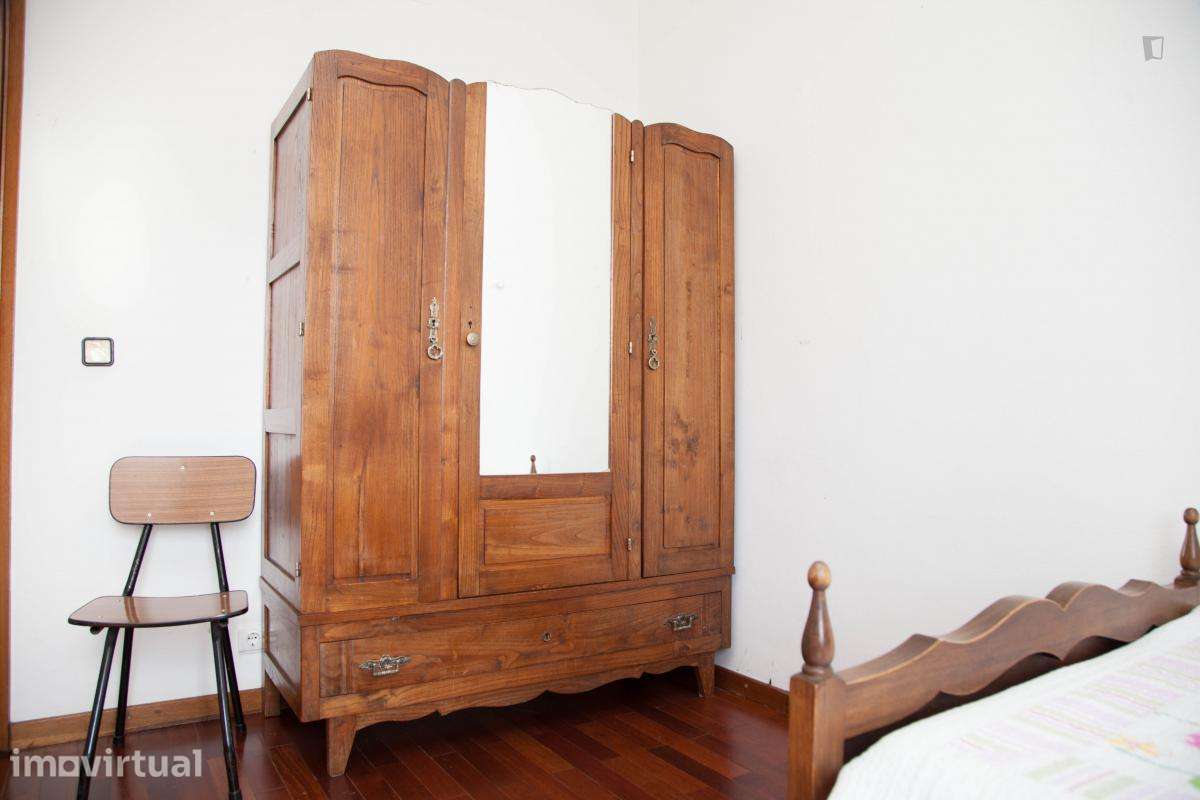 Quarto - localizado em Montes Claros Coimbra - Grande imagem: 3/20