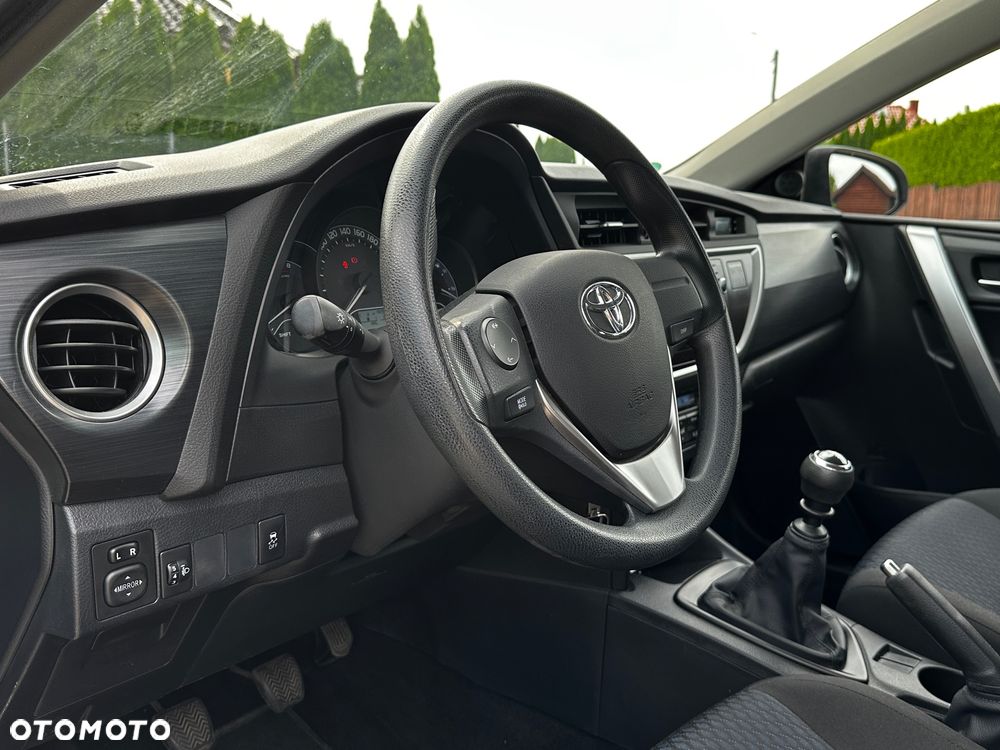 Toyota Auris 1.33 VVT-i Life Comfort - 23