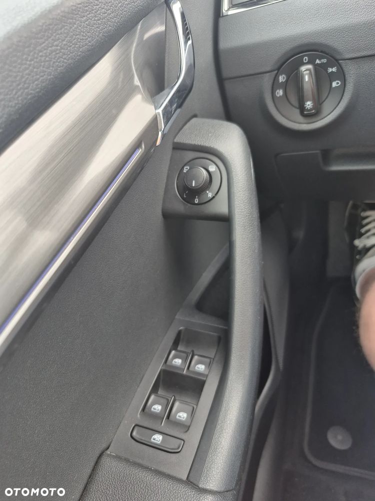Skoda Octavia 2.0 TDI Elegance DSG - 35