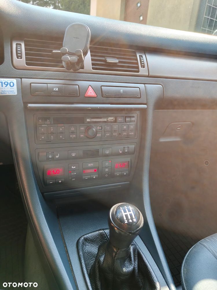 Audi A6 Limousine 2.4 - 7