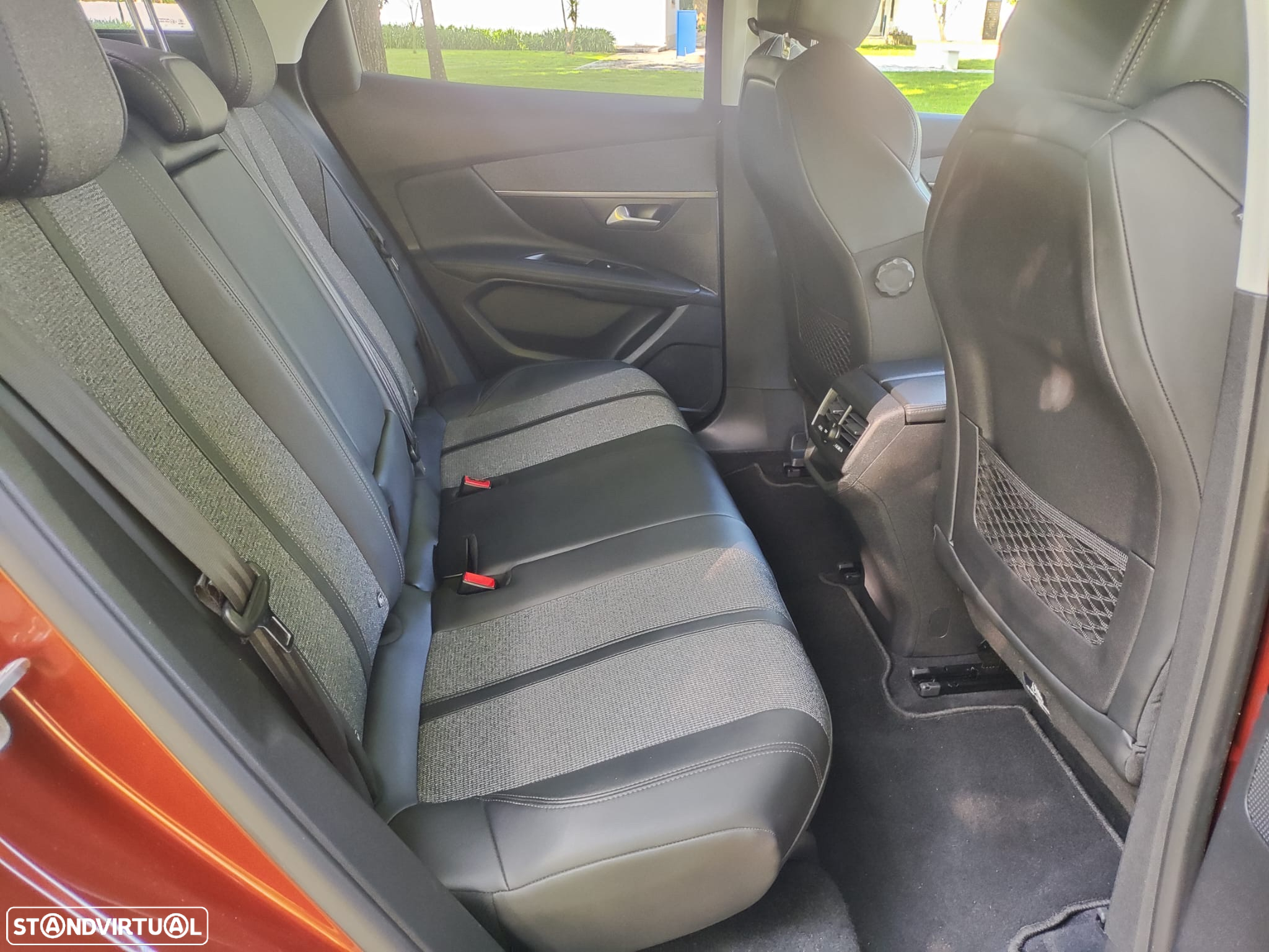 Peugeot 3008 1.5 BlueHDi Allure EAT8 - 33
