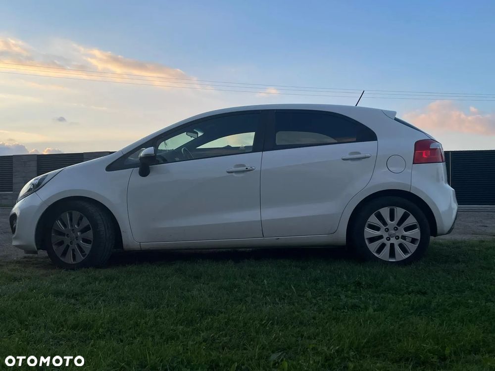 Kia Rio - 2