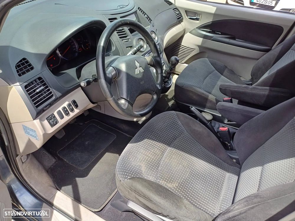 Mitsubishi Grandis 2.0 DI-D Intense P1 - 4
