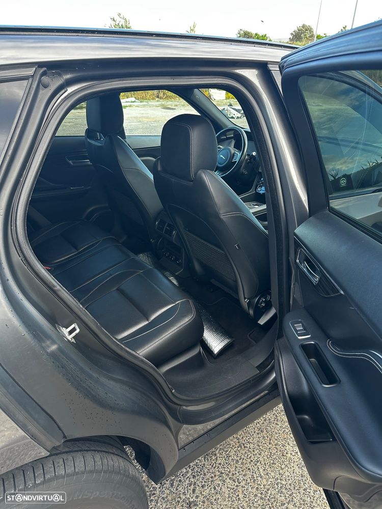 Jaguar F-Pace 2.0 i4D Prestige Aut. - 17