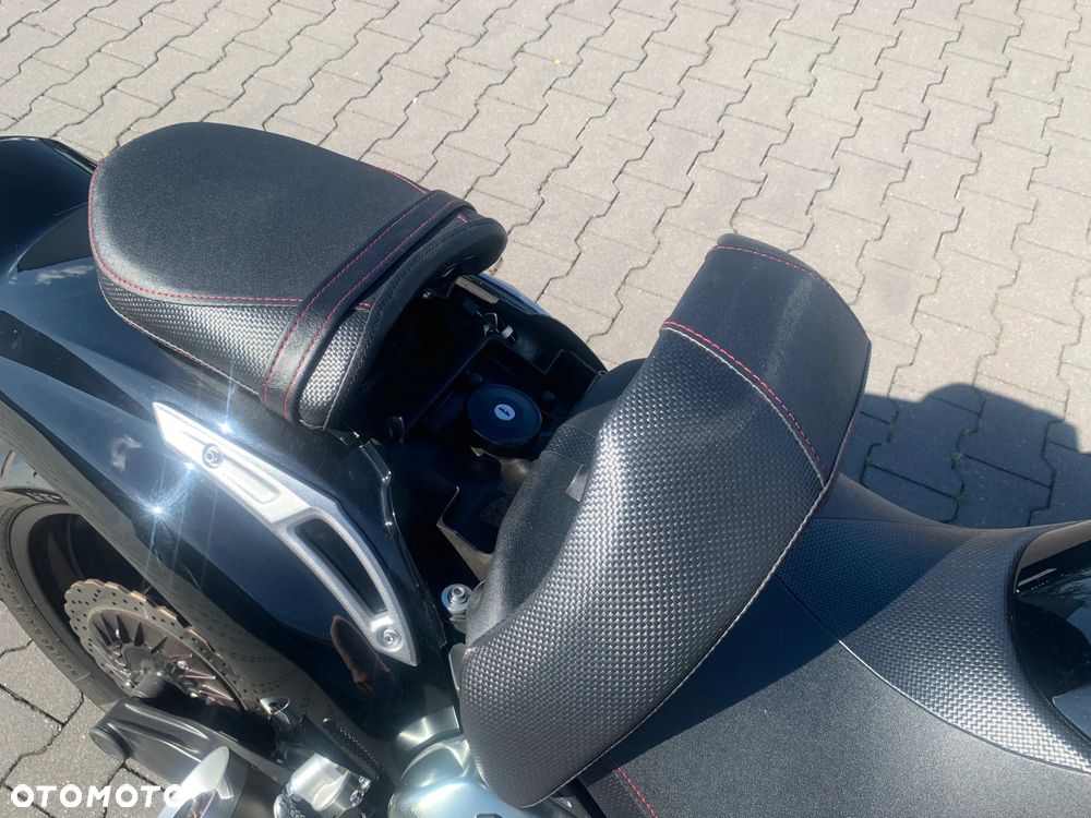 Yamaha V-MAX - 6