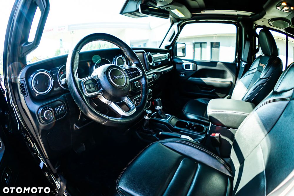 Jeep Wrangler - 8