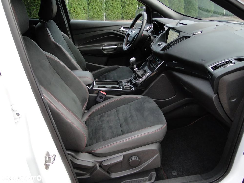 Ford Kuga 1.5 EcoBoost FWD ST-Line X - 20