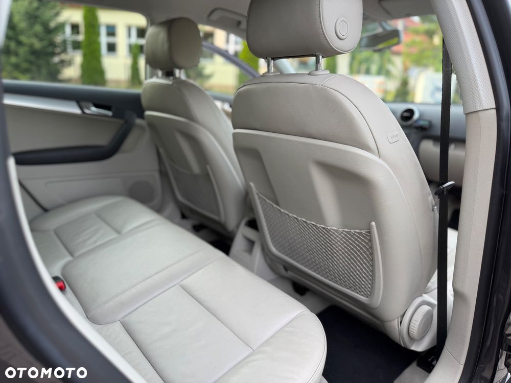 Audi A3 Sportback 1.6 Ambiente - 35