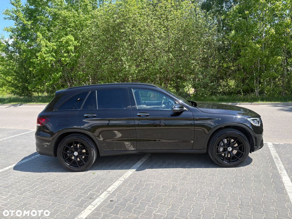 Mercedes-Benz GLC 300 e 4Matic 9G-TRONIC AMG Line - 4