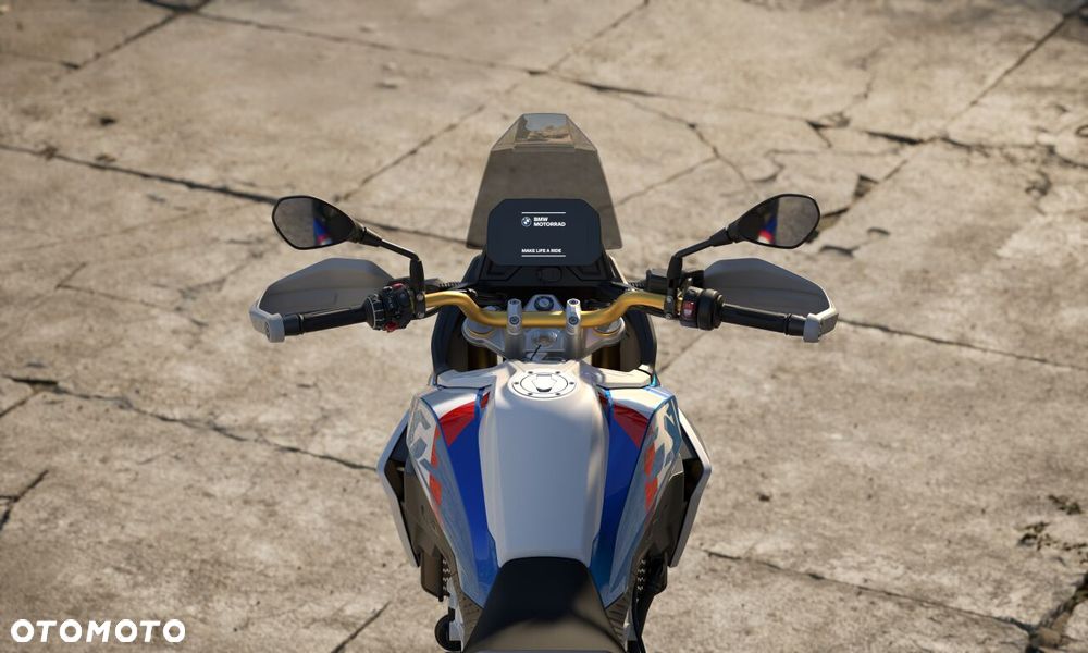 BMW F - 9