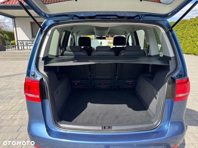 Volkswagen Touran - 27