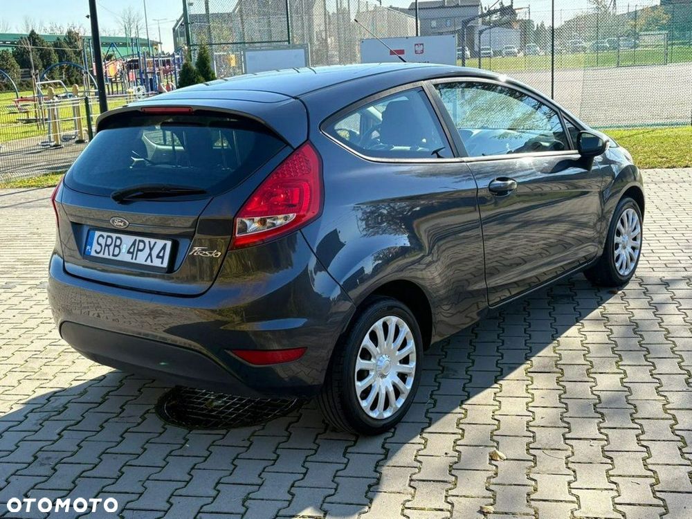Ford Fiesta 1.25 Ambiente EU5 - 6