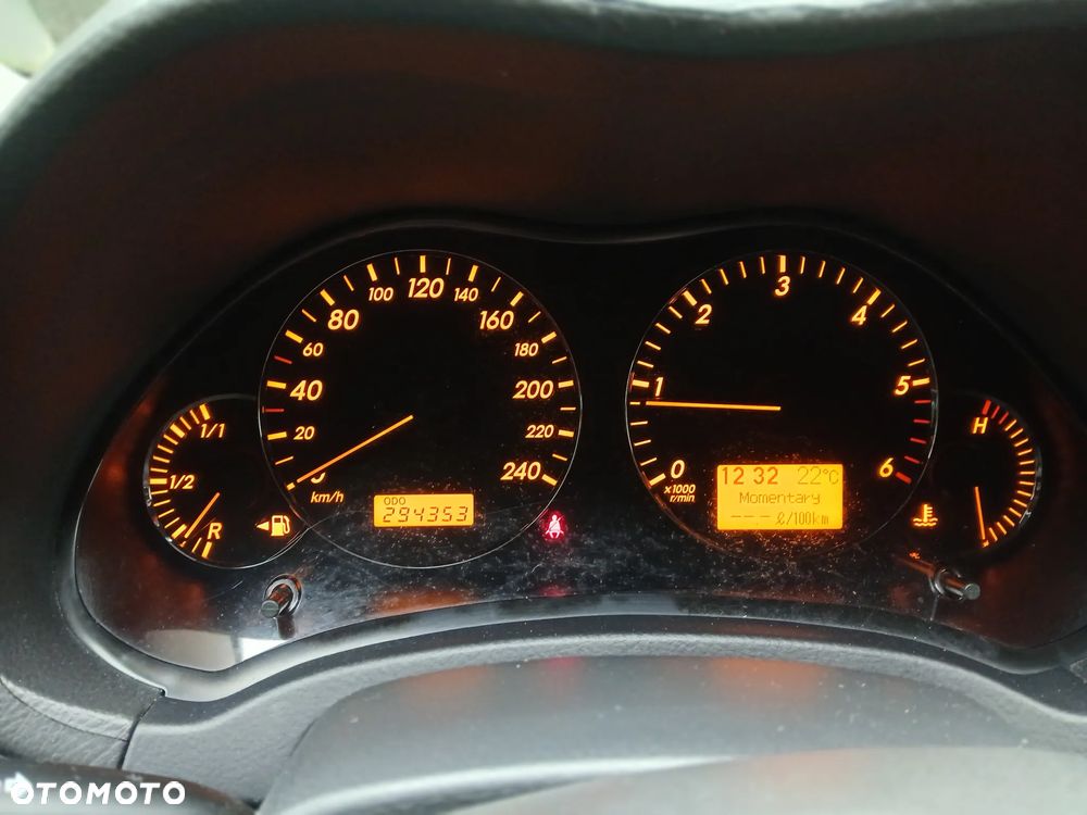 Toyota Avensis 2.0 D-4D - 10