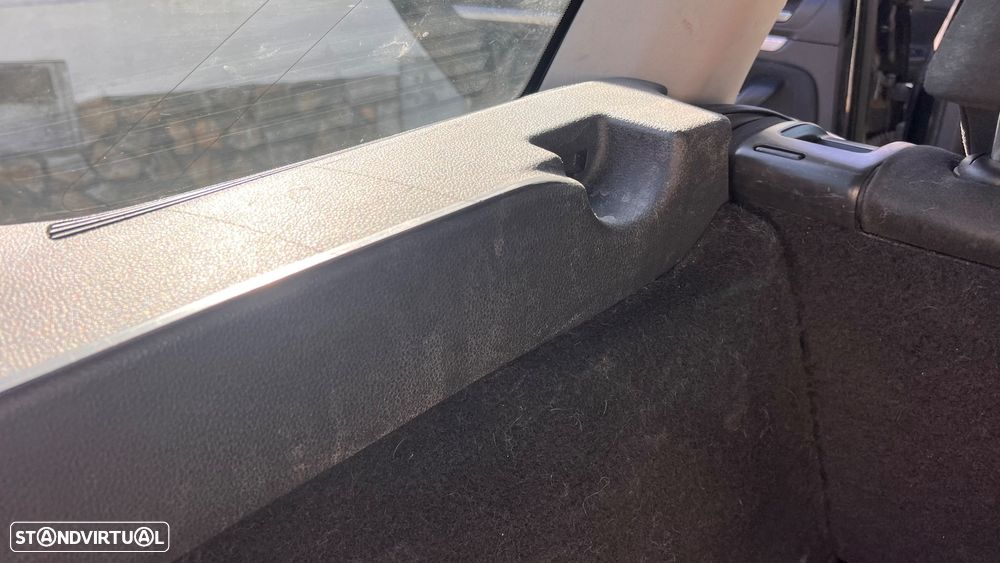 VW Golf Variant 1.6 TDi Confortline - 24