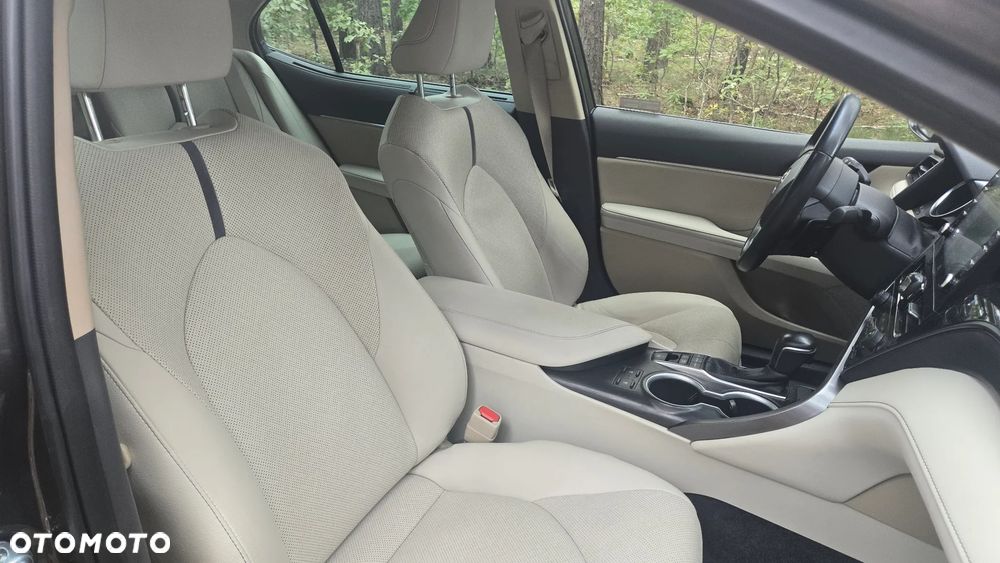 Toyota Camry 2.5 Hybrid Prestige CVT - 6