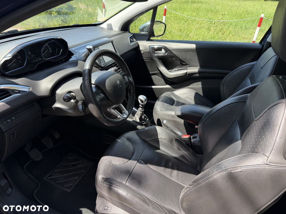 Peugeot 208 1.6 THP Allure - 20