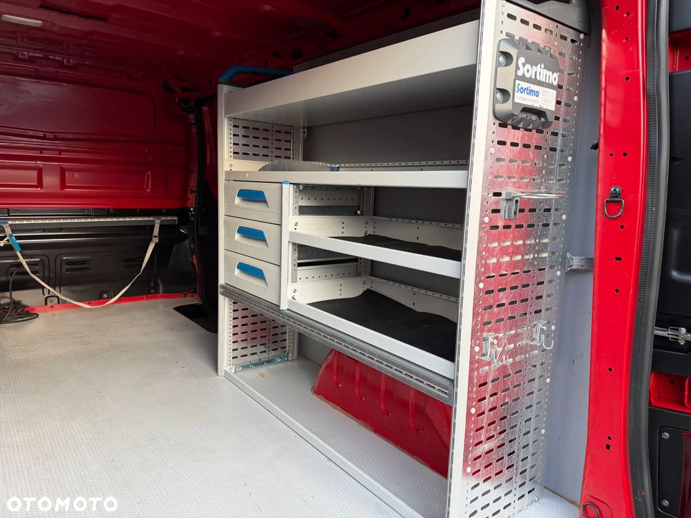 Renault Trafic L2H1 Warsztat - 27