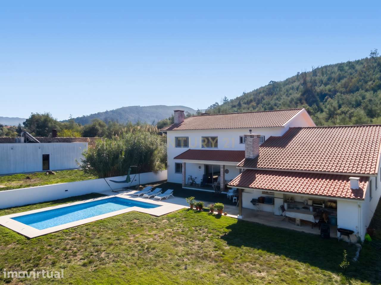 Moradia T5 em bom estado com varanda, terraço, piscina, churrasco cobe - Grande imagem: 5/57