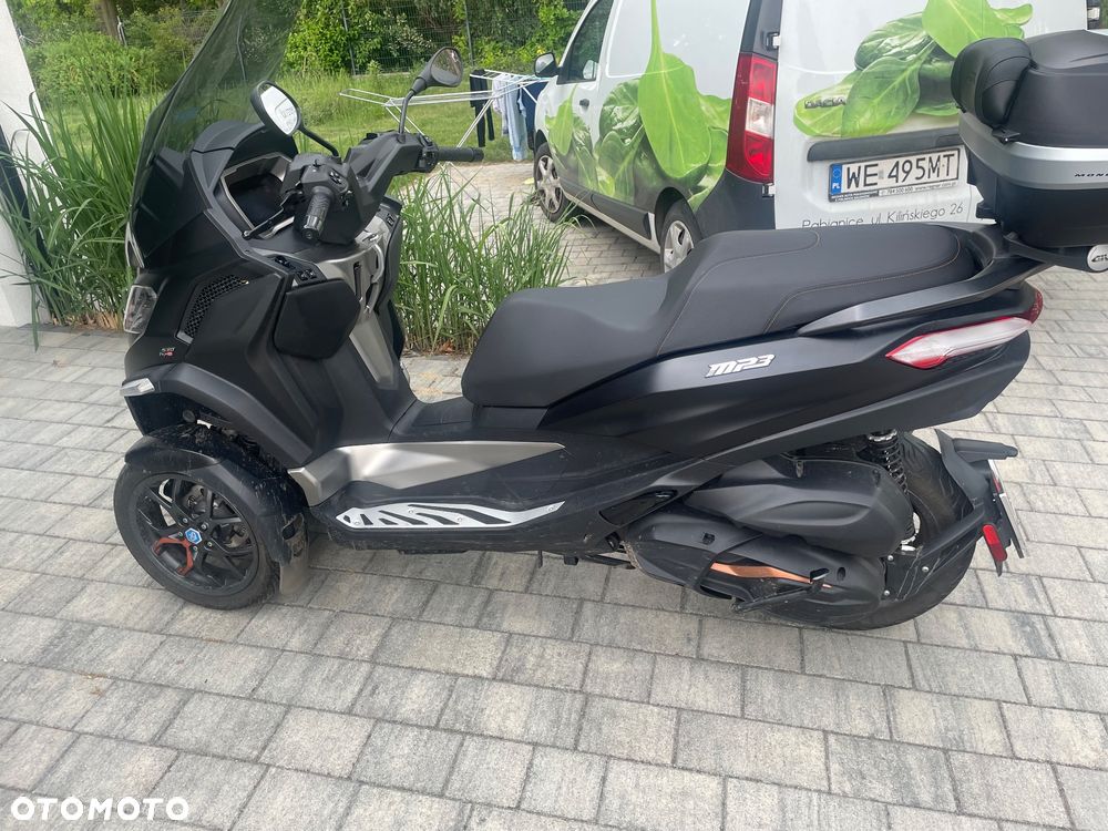 Piaggio MP-3 - 5