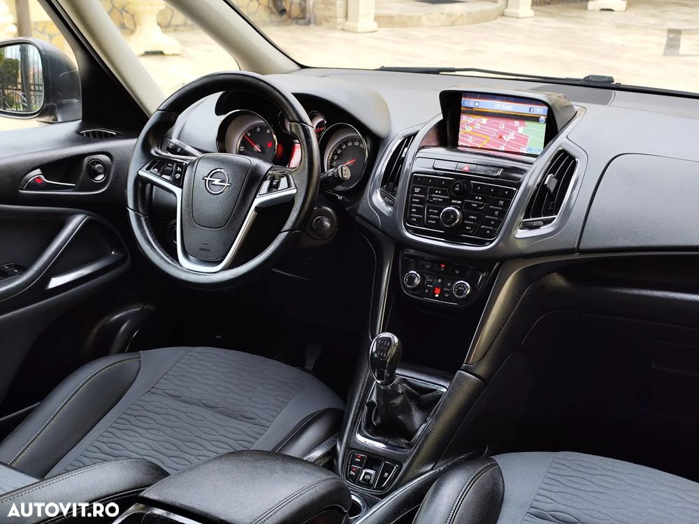 Opel Zafira - 10