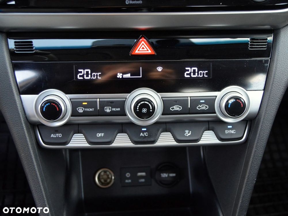 Hyundai Elantra 1.6 Comfort - 19