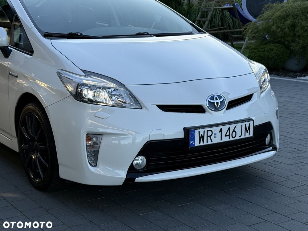 Toyota Prius (Hybrid) Executive - 37
