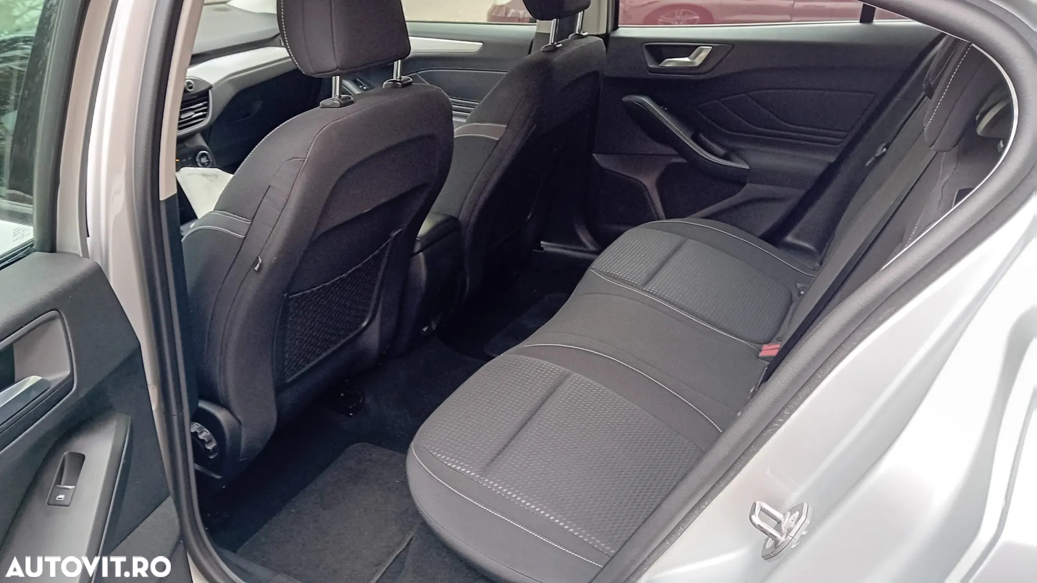 Ford Focus 1.0 EcoBoost Active Business - 11