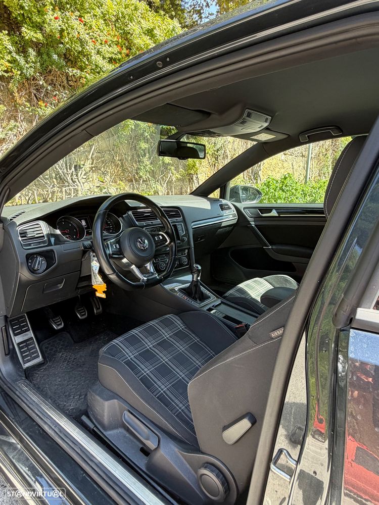 VW Golf 2.0 TDI GTD - 12