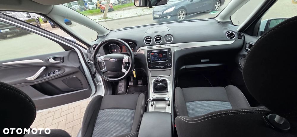 Ford S-Max 2.0 TDCi DPF Business Edition - 32
