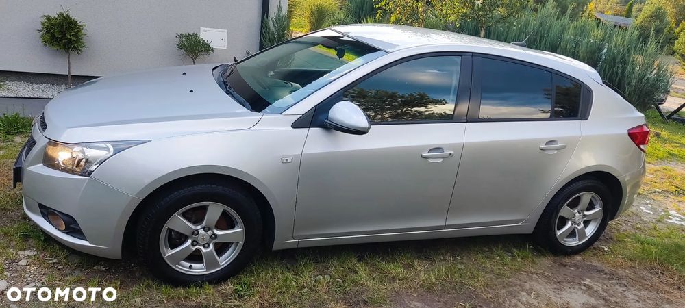 Chevrolet Cruze - 17