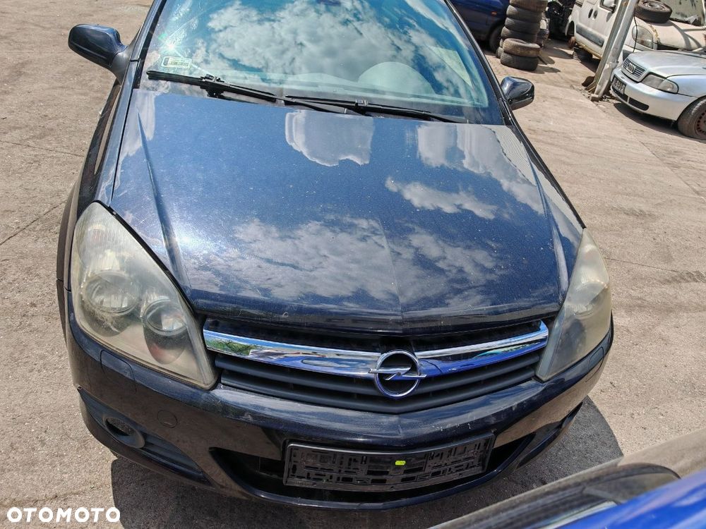 Lampy przód P/L Opel Astra H 3D 2006 rok, 1910 cm3 110 kw, GTC - 1