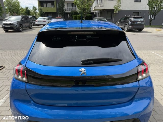 Peugeot 208 - 11