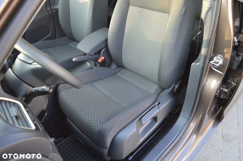 Volkswagen Golf 1.6 TDI DPF BlueMotion Technology Comfortline - 20