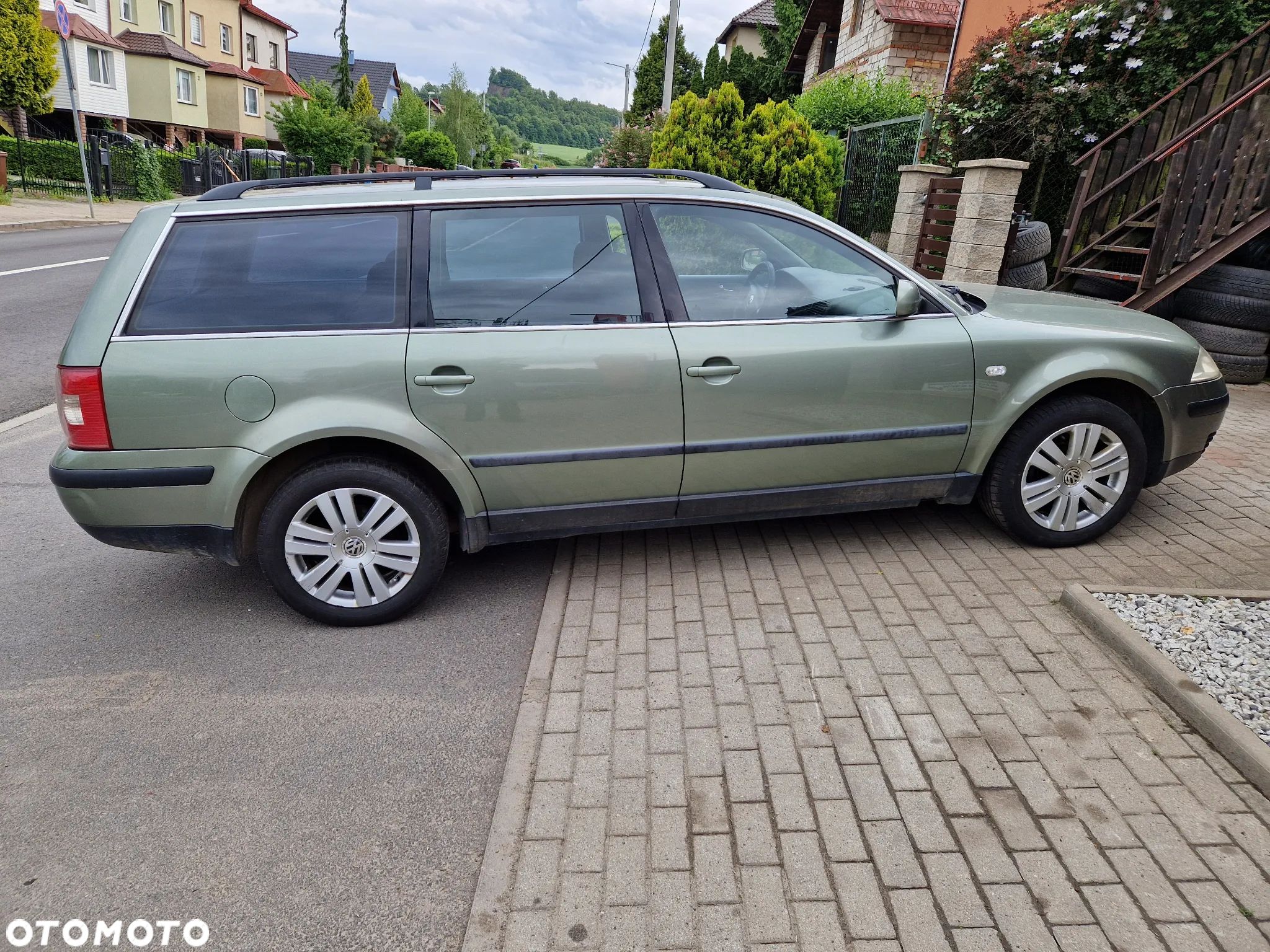 Volkswagen Passat - 1