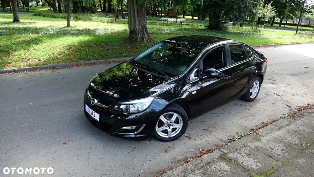 Opel Astra 1.4 Turbo Edition - 1