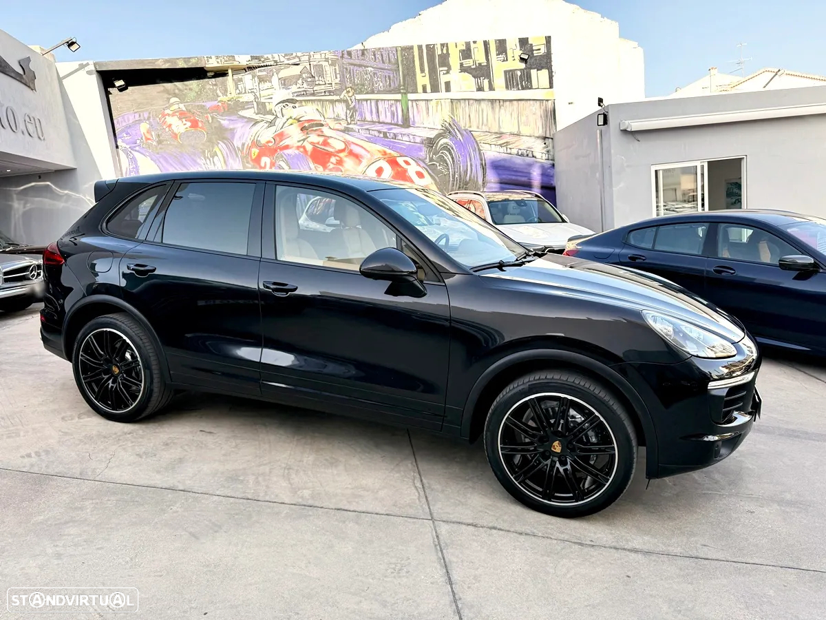 Porsche Cayenne Platinum Edition - 2